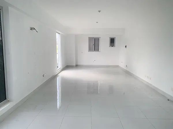 oficinas y locales comerciales - Local comercial céntrico en zona altamente comercial 2
