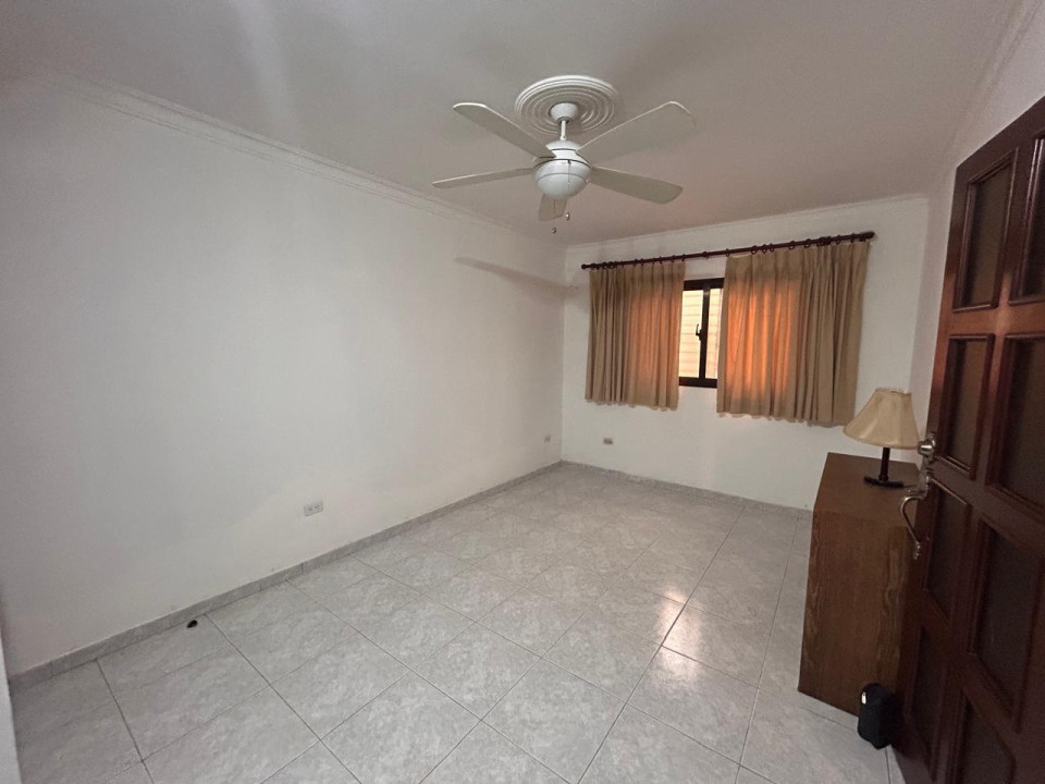 apartamentos - Apartamento en Alquiler en Evaristo Morales 3H, 2B, 2P, 1re Nivel 2