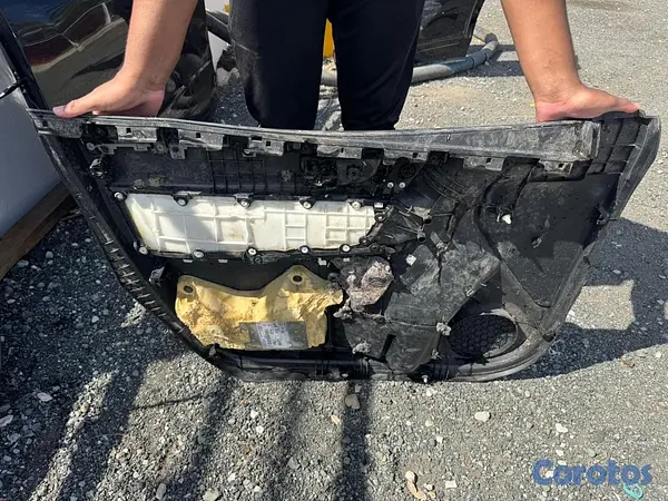 repuestos - Las 4 puertas de Toyota corolla 2015 con sus covers.  10