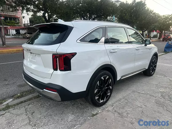 jeepetas y camionetas - Kia Sorento EX  6