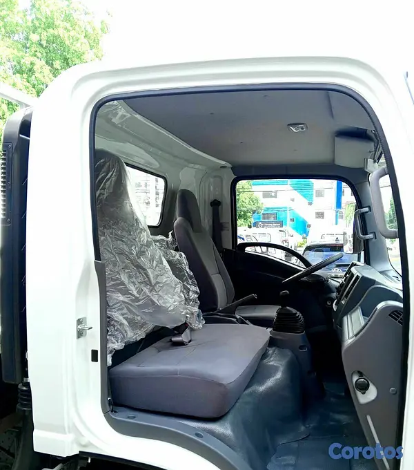 camiones y vehiculos pesados - Isuzu NPR Cama Larga (14 PIES) 2026 8