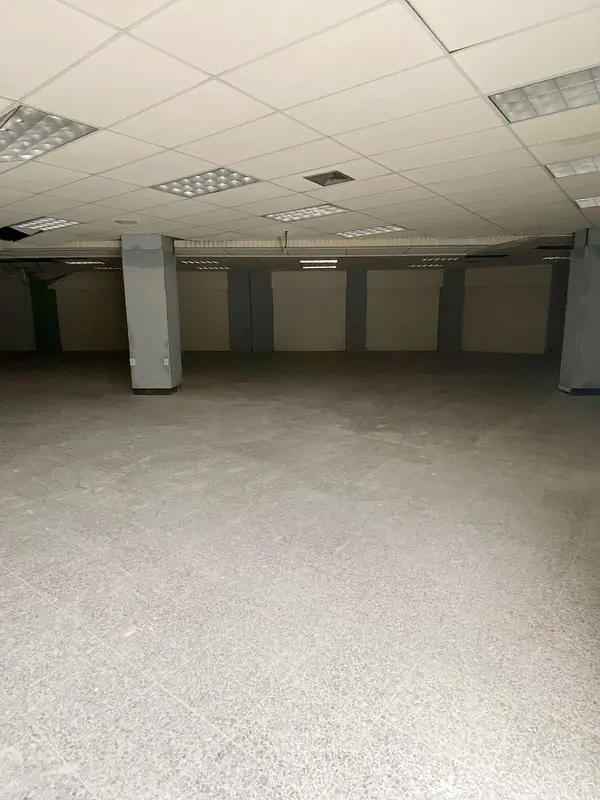 oficinas y locales comerciales - Local en primer nivel 4