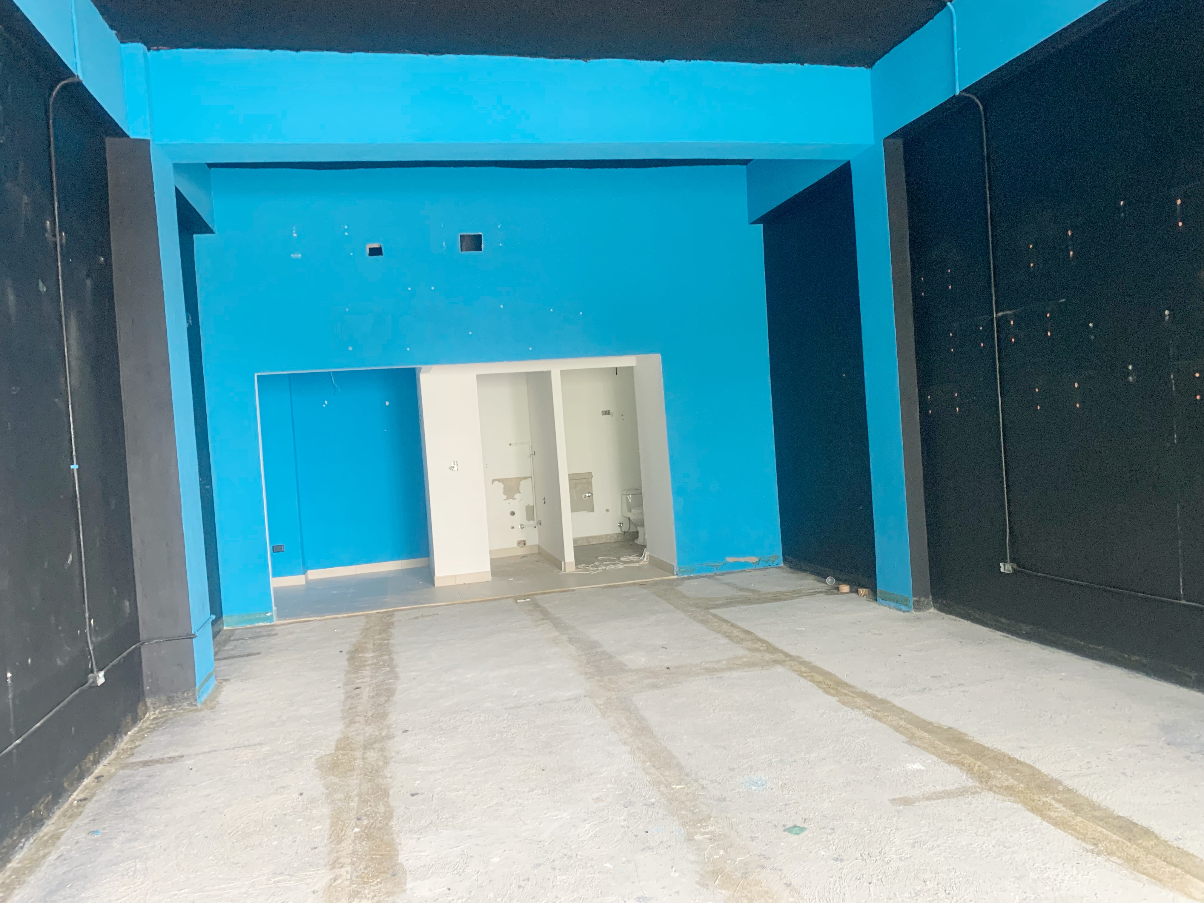 oficinas y locales comerciales - Local céntrico en Naco 1