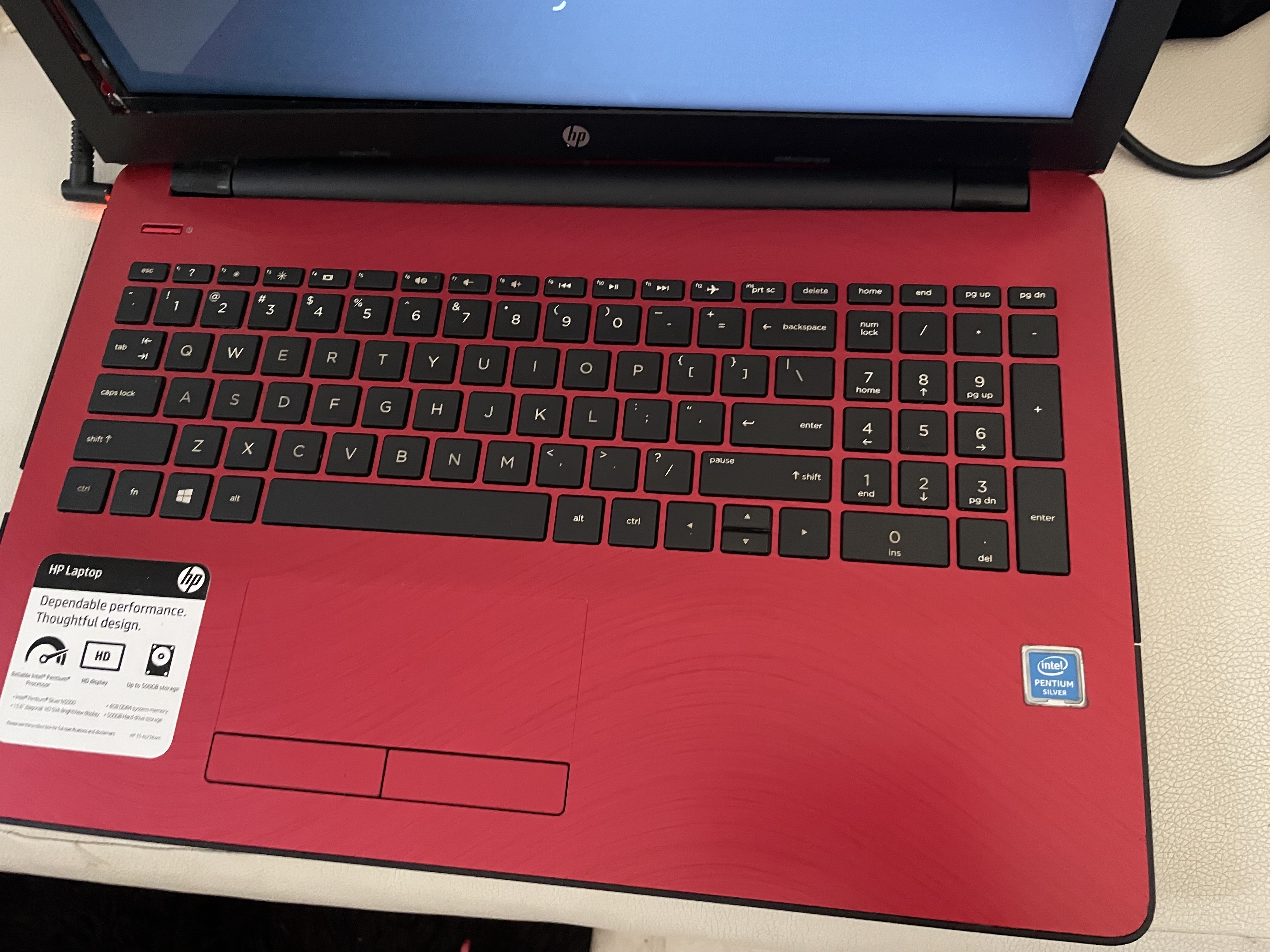 computadoras y laptops - EN OFERTA HP PAVILION 15 NEGOCIABLE
Se me calló, pero funciona nítido. 
 2