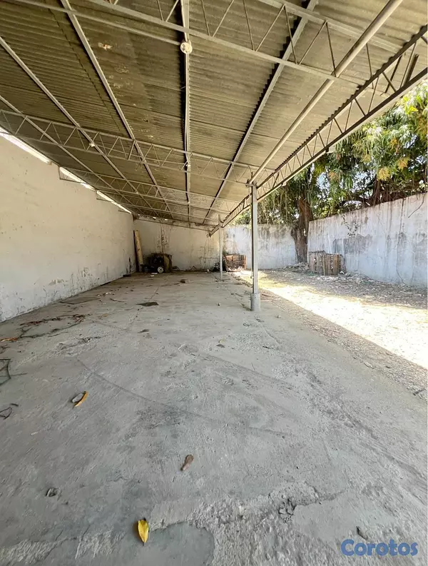 oficinas y locales comerciales - Local en Bayona 2