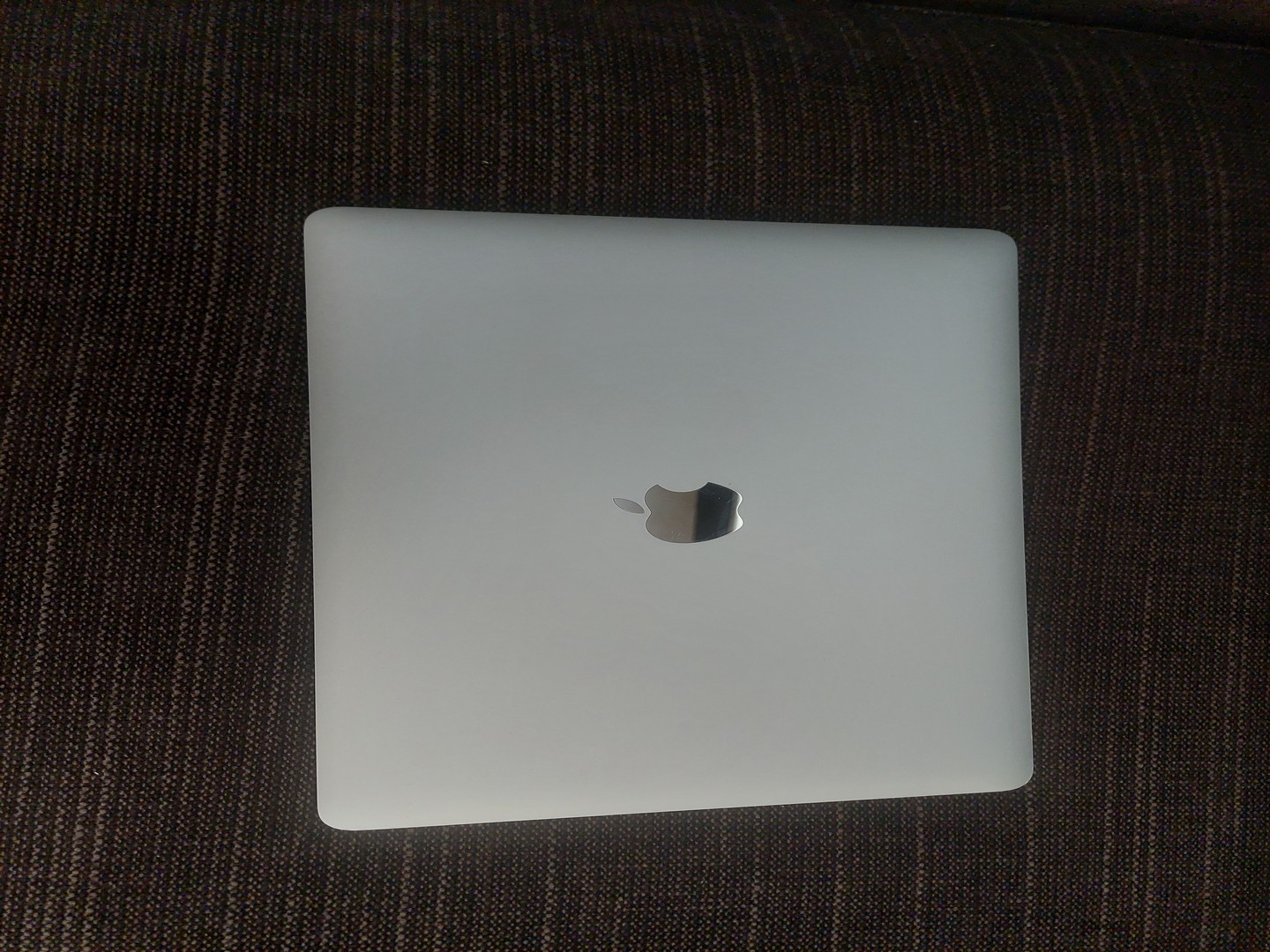 computadoras y laptops - Macbook Pro 2020 i5 512 GB - negociable 6