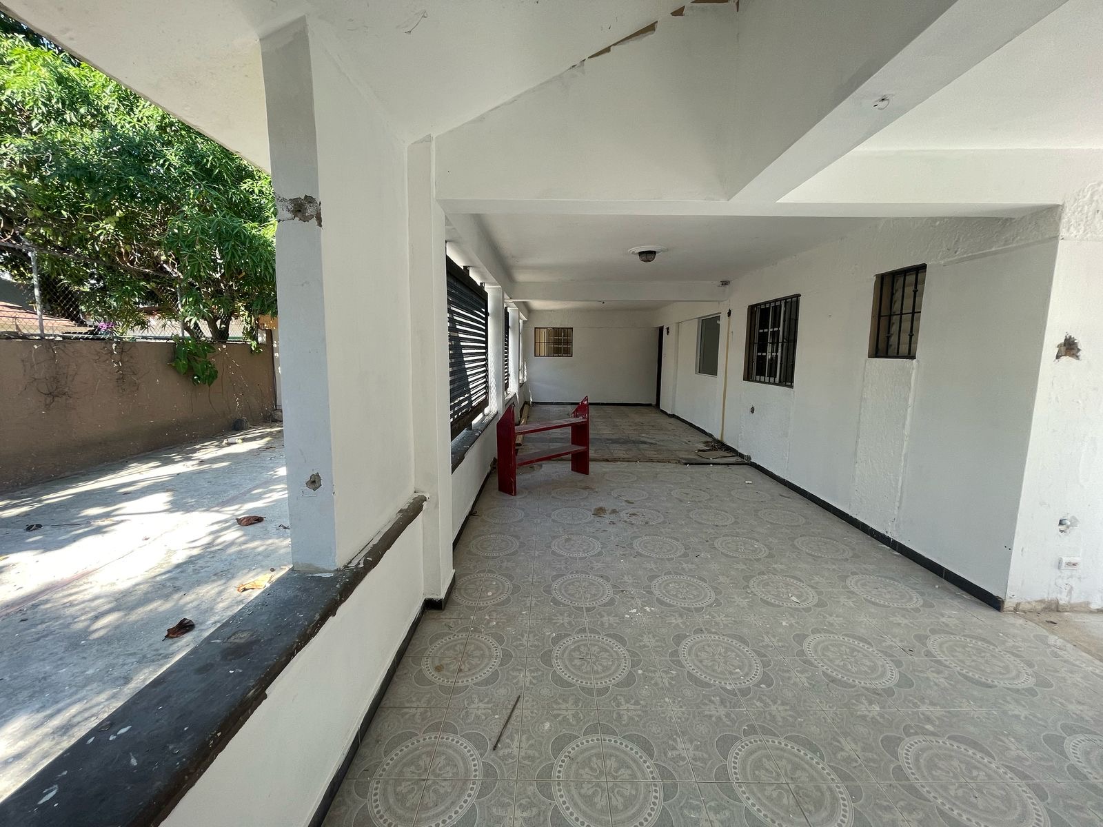 casas - Casa de esquina de 2 niveles en El Millón, para re 5