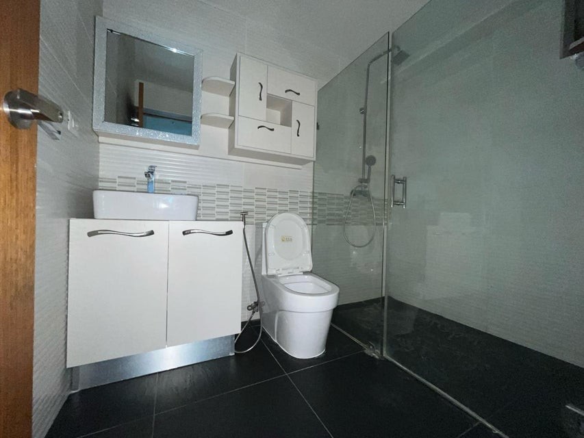apartamentos - Apartamento en alquiler #24-1067 piso alto, 3 dormitorios, ascensor. 7