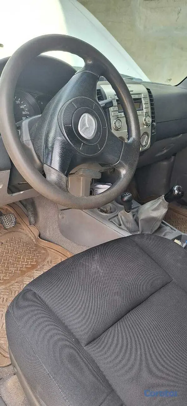 jeepetas y camionetas - camioneta Mazda la full 2014 poco uso  2