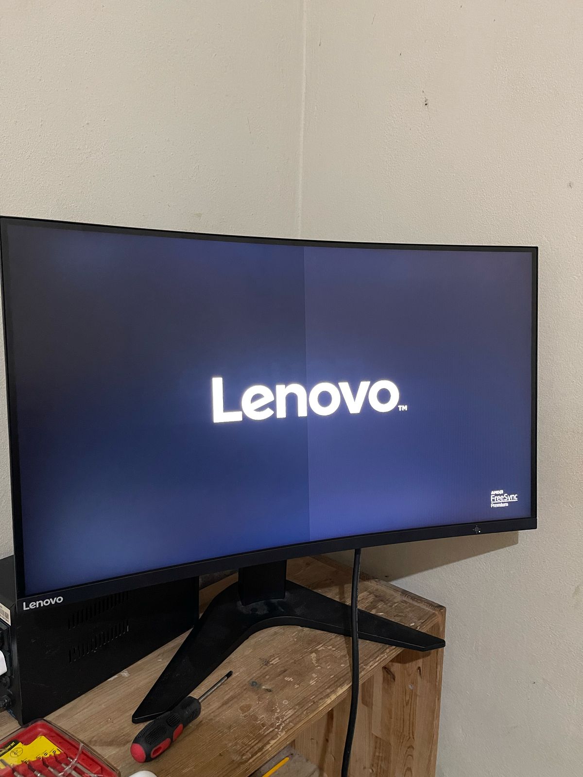 computadoras y laptops - Vendo monitor Lenovo Curvo a 165hz 3