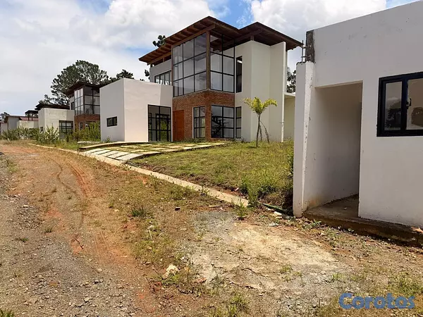 casas vacacionales y villas - Villa Jarabacoa en residencial privado villas  5