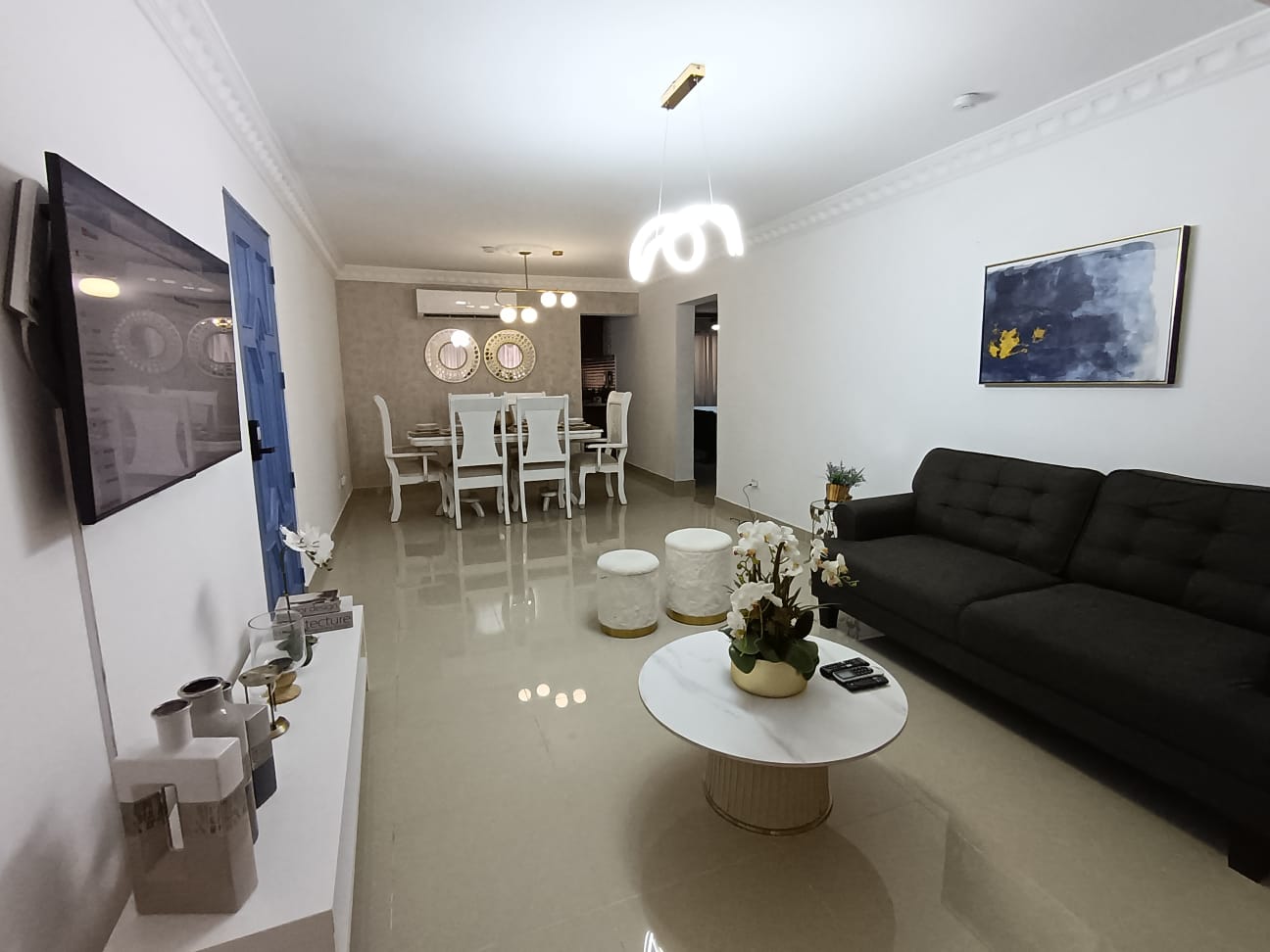 apartamentos - Vendo en bella vista sur,  dos hab con baño parque 2