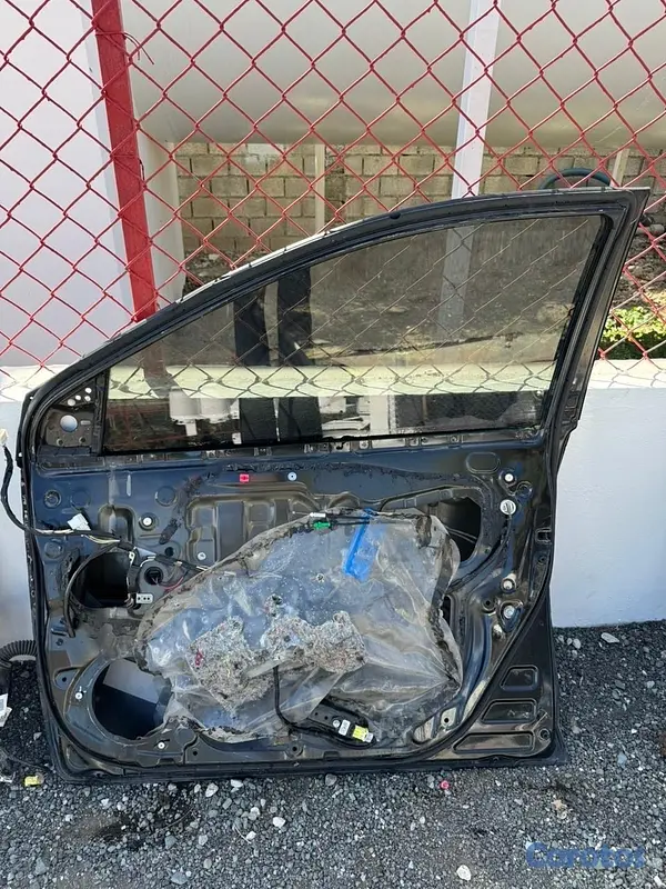 repuestos - Las 4 puertas de Toyota corolla 2015 con sus covers.  7