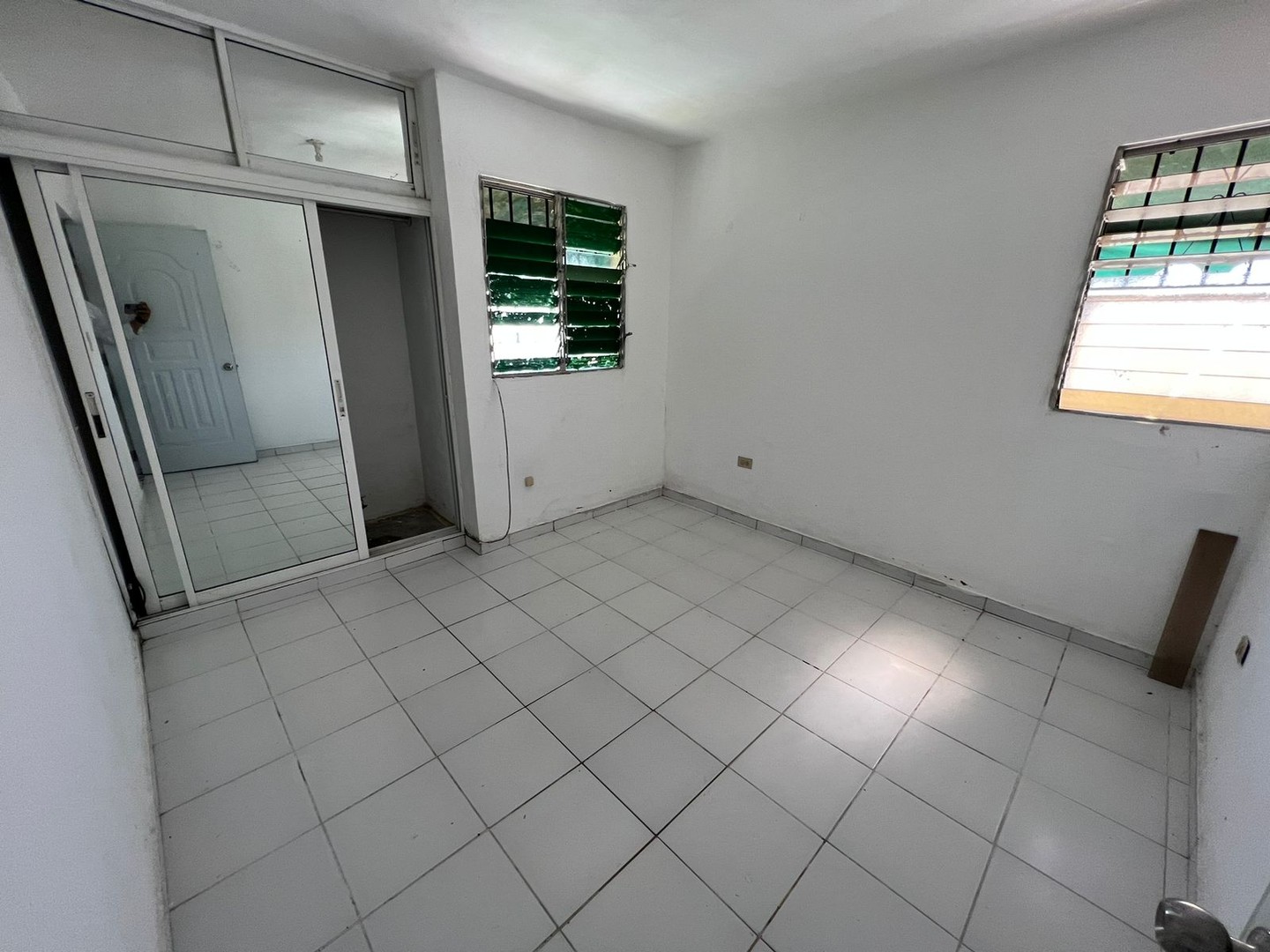 apartamentos - zona oriental 
Bello campo
Vendo apto a precio de subasta 
3.8M 
Us$ 66,800 1