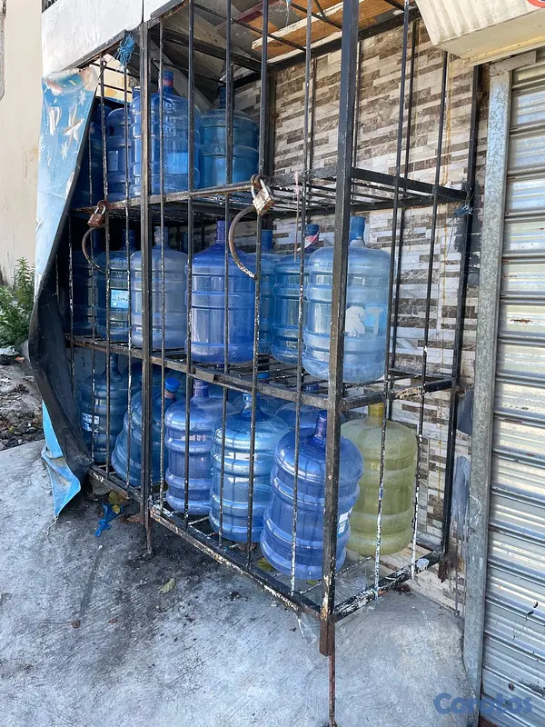 equipos profesionales - Exhibiendor de botellones de agua  2