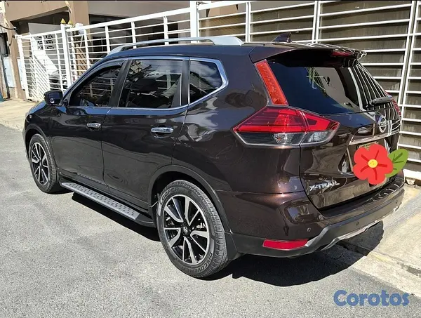 jeepetas y camionetas - Nissan x-trail 2019 muy poco uso como nueva unico dueño 4