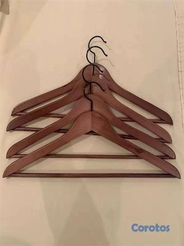 decoración y accesorios - PERCHAS DE MADERA