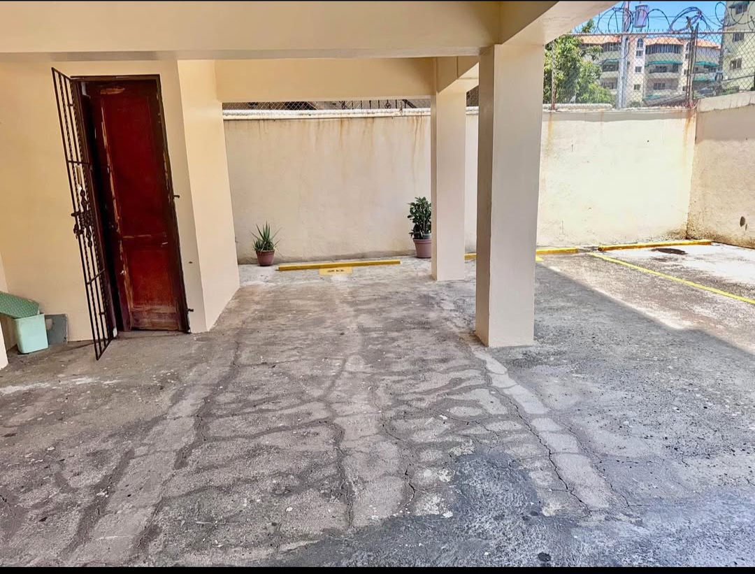 apartamentos - Apartamento en Venta en Gazcue 3H, 2B, 1P, 2do Nivel 7
