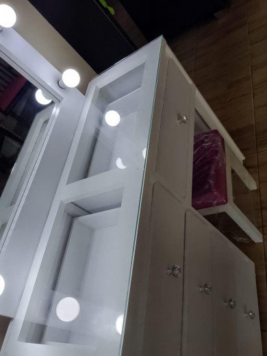 muebles y colchones - Peinadora con luces 💡  1