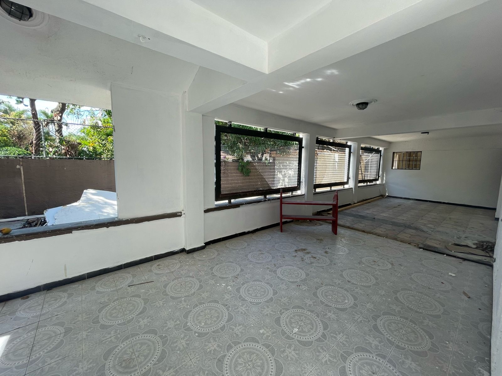 casas - Casa de esquina de 2 niveles en El Millón, para re 2
