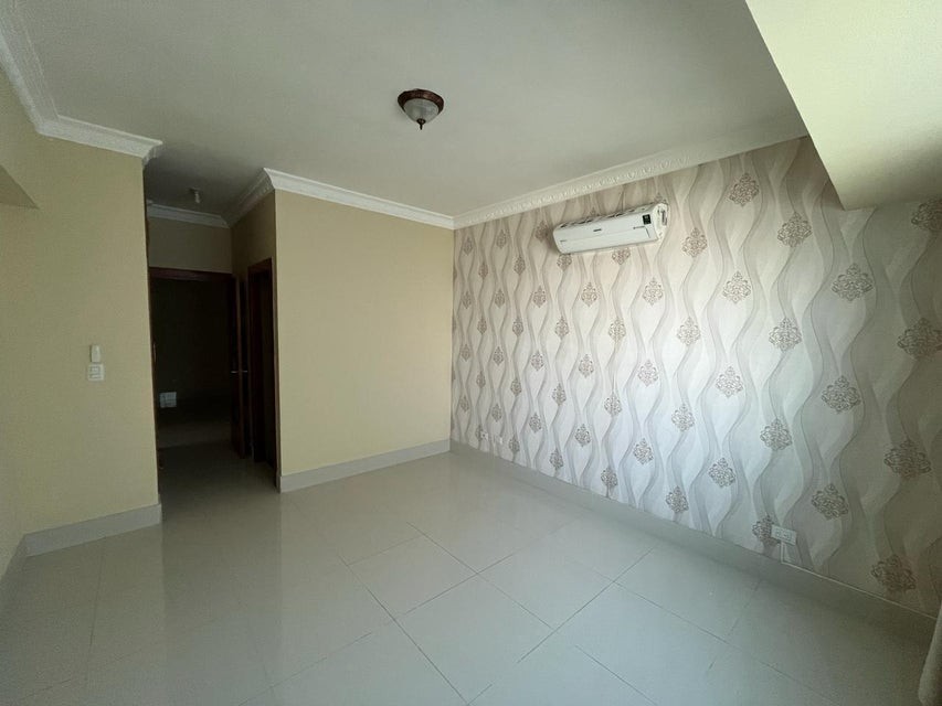 apartamentos - Apartamento en alquiler #24-1067 piso alto, 3 dormitorios, ascensor. 4
