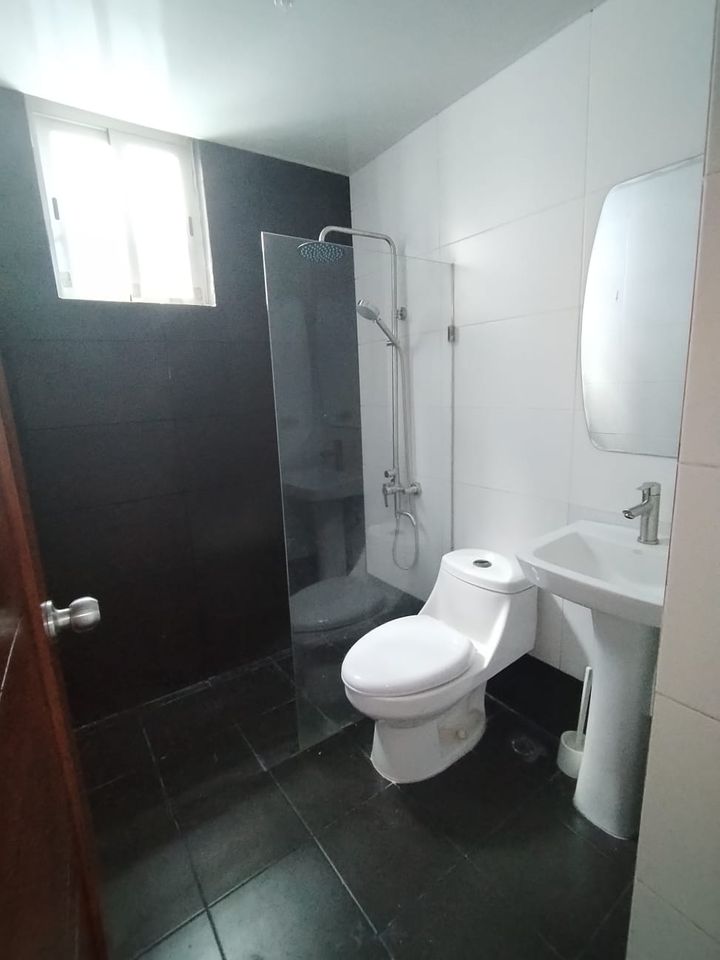 apartamentos - Alquiler Amplio Apart. en Urbanización Fernandez 8