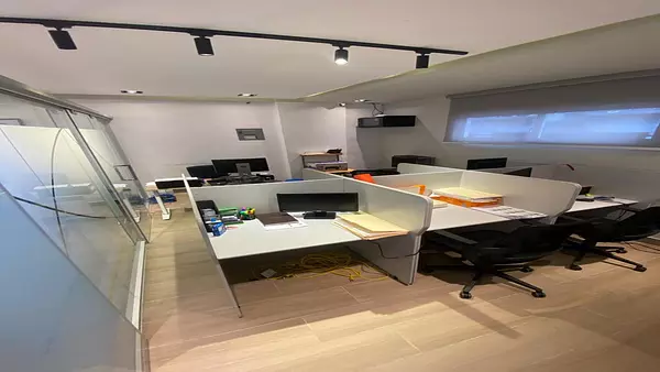 oficinas y locales comerciales - OFICINA EN VENTA AMUEBLADA FULL, AVE. MAXIMO GOMEZ 2