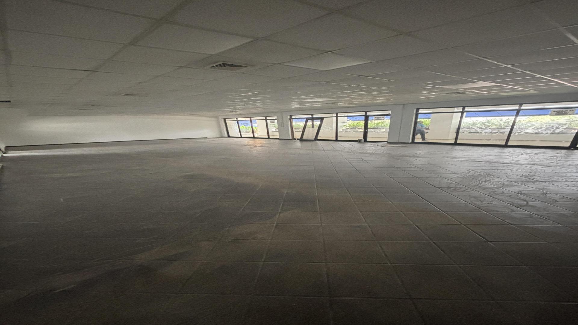 oficinas y locales comerciales - Alquiler Local Comercial Naco 2do piso 76Mts 2