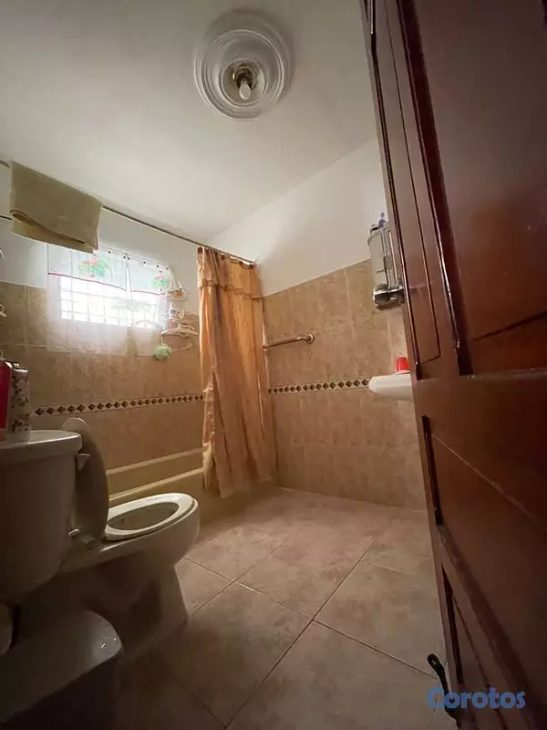 casas - Residencia 2 en 1 en Ensanche Isabelita: vive y ge 10