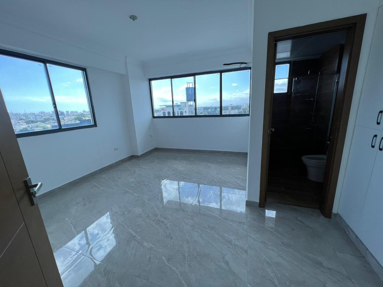 apartamentos - Vendo apartamento torre paraíso 
Torre moderna Airbnb friendly y peds friendly 
 3