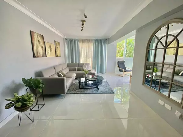 apartamentos - Apartamento en Alquiler
LOS RESTAURADORES
US$ 1,250.00 Amueblado 10