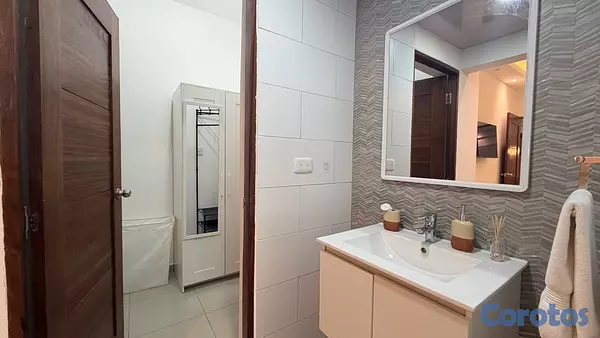 apartamentos - vendo independencia Miramar piso 3 una habitación 1.5 baño parqueo techado  5