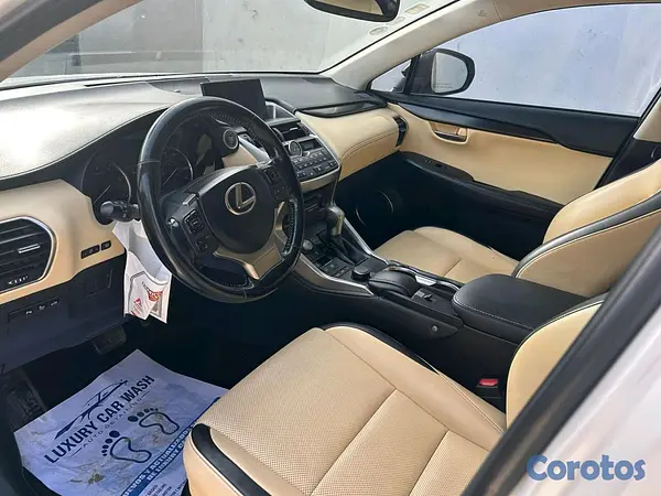 jeepetas y camionetas - LEXUS NX200T 2016 5