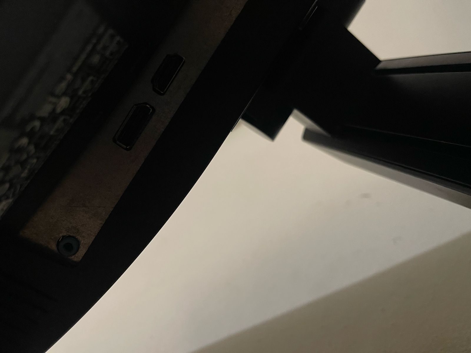 computadoras y laptops - Vendo monitor Lenovo Curvo a 165hz 4