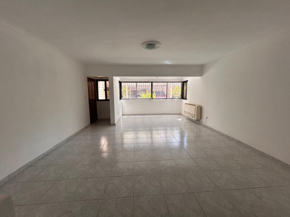 apartamentos - Apartamento en Alquiler en Evaristo Morales 3H, 2B, 2P, 1re Nivel