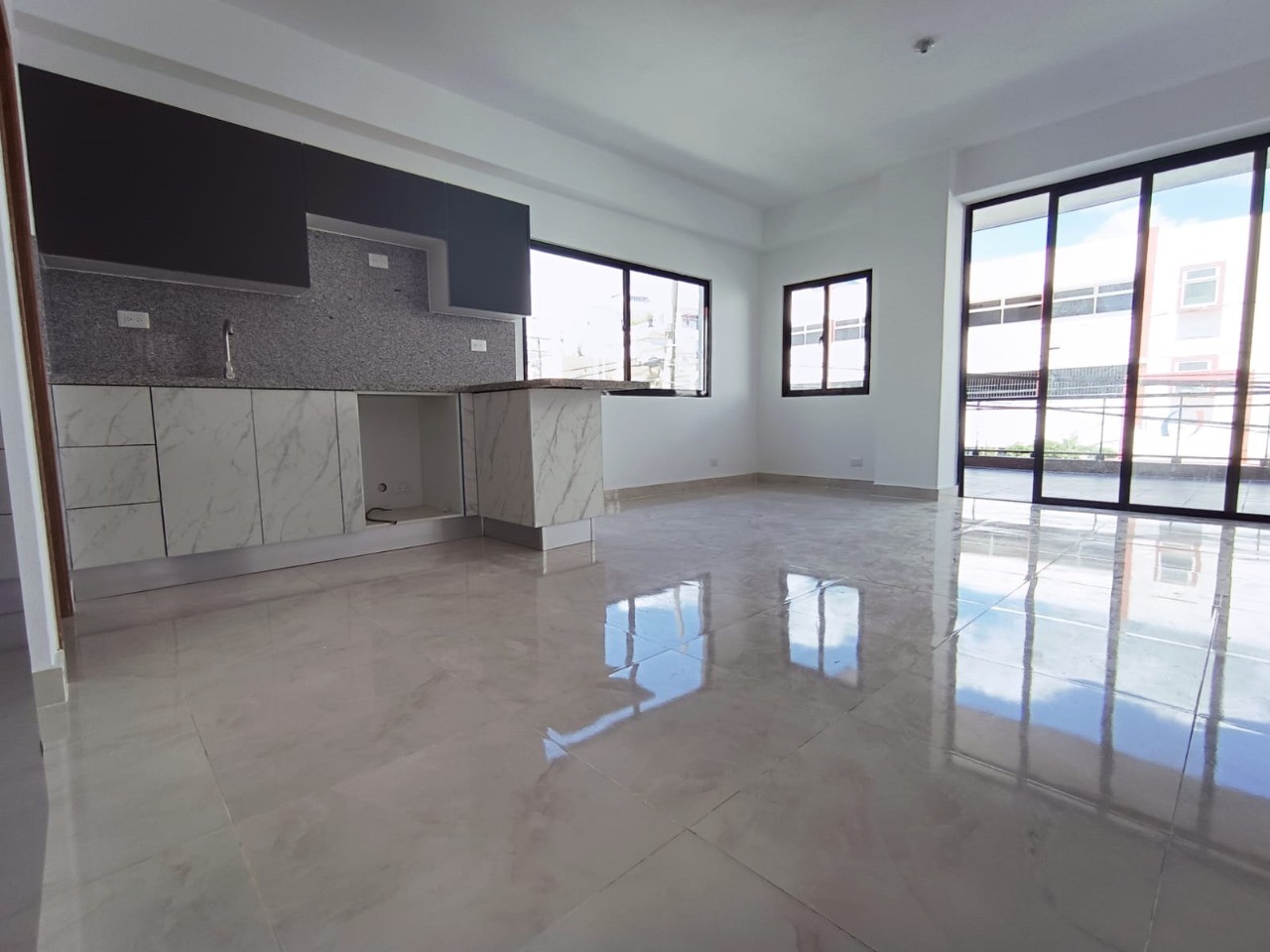 apartamentos - Vendo apartamento en el Renacimiento2do.nivel con Terraza.147mst 2hb 3