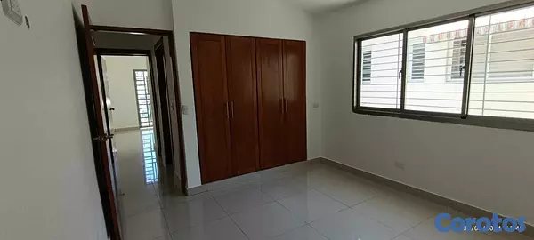 apartamentos - Se Alquila Amplia Casa en Los Prados 3