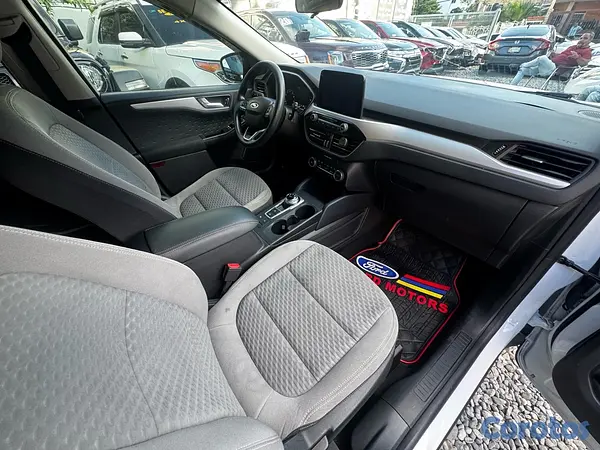 jeepetas y camionetas - Ford escape SE 2020 7