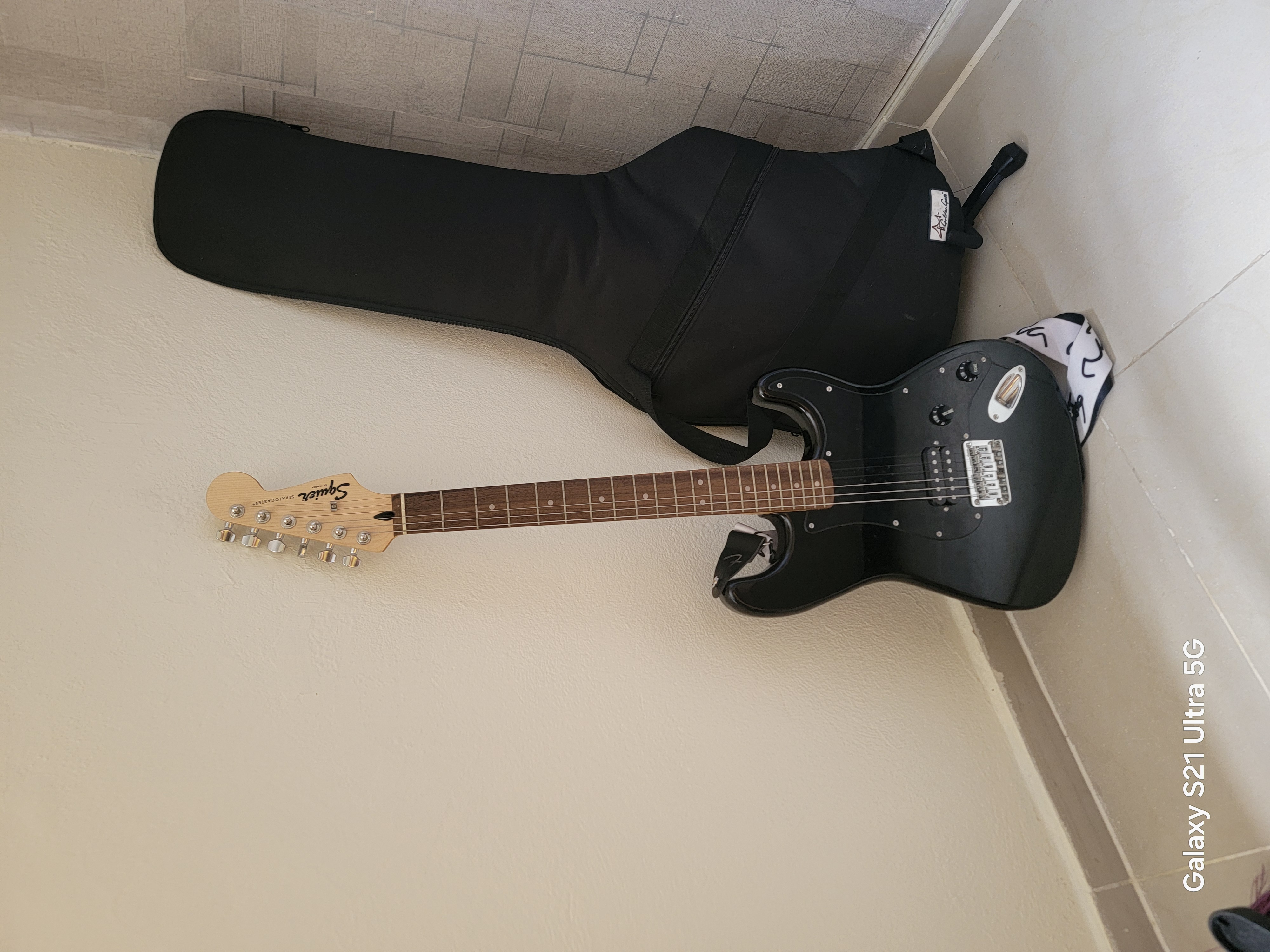 instrumentos musicales - Se vende Guitarra Eléctrica Squier 2