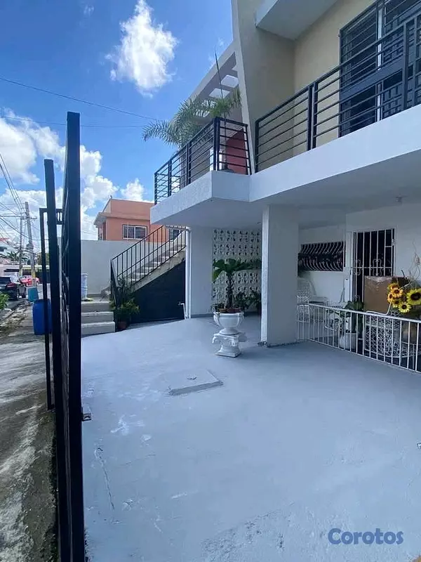 casas - Casa de Dos Niveles en Venta – Urb. Máximo Gómez,  13