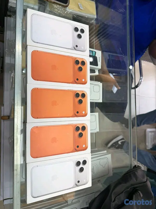 celulares y tabletas - disponible iPhone 17 pro max 256 GB  esim  un año de garantía en la Apple 88,000 2