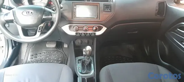 carros - Kia Rio 2013 Ligeramente Negociable. 7