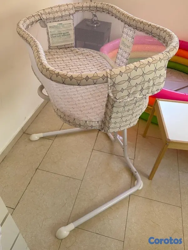 muebles - Moisés para bebé. Como nuevo, altura regulable y se baja una de las paredes.  2