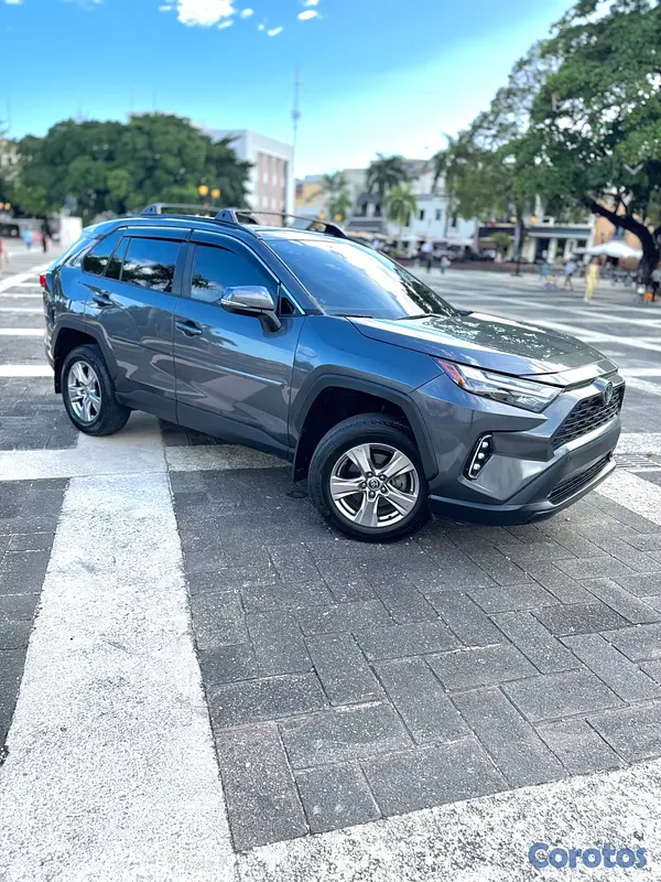 jeepetas y camionetas - Toyota RAV4 XLE Premium 2023 8