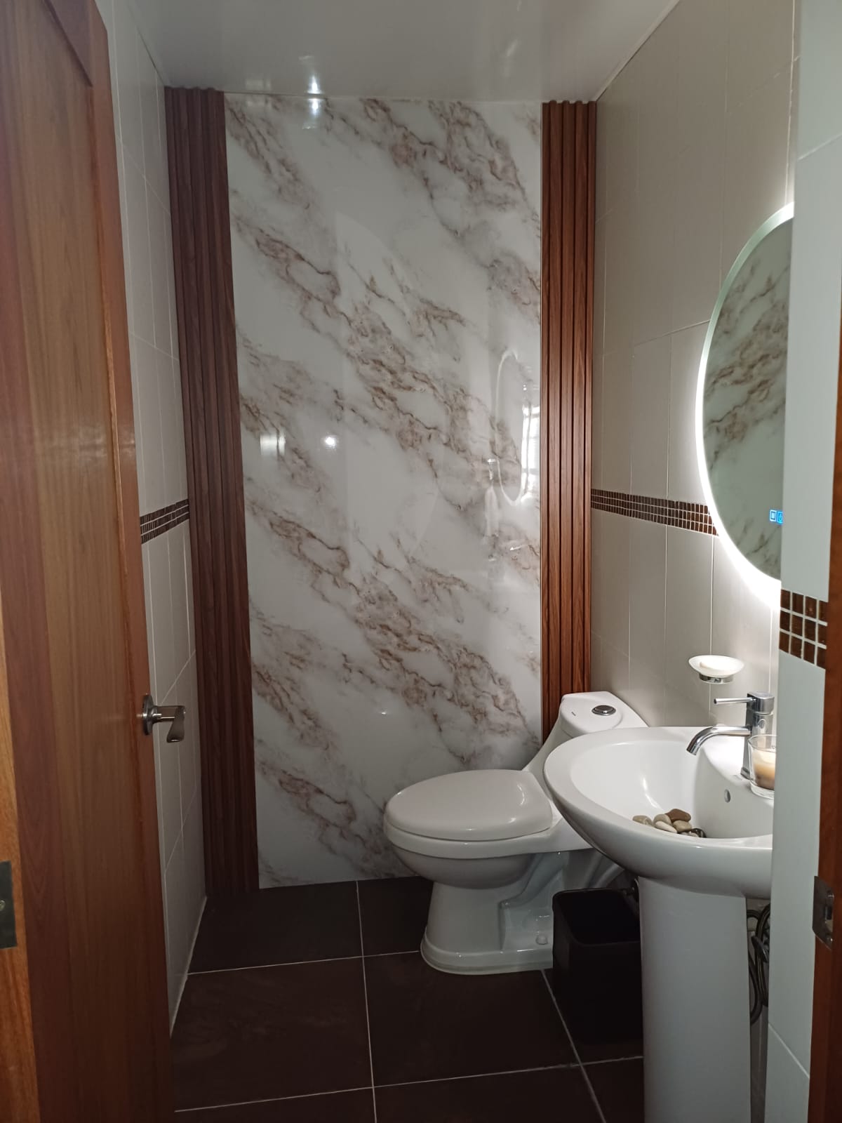 apartamentos - APTO de 2 HABS. , con BALCON en el Ensanche PIANTINI,  3er. NIVEL, 164 Mts.2 8