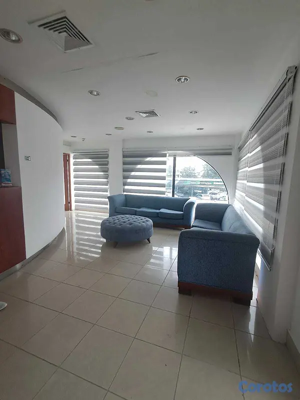 oficinas y locales comerciales - Local para negocio u oficina en plaza de Naco 2