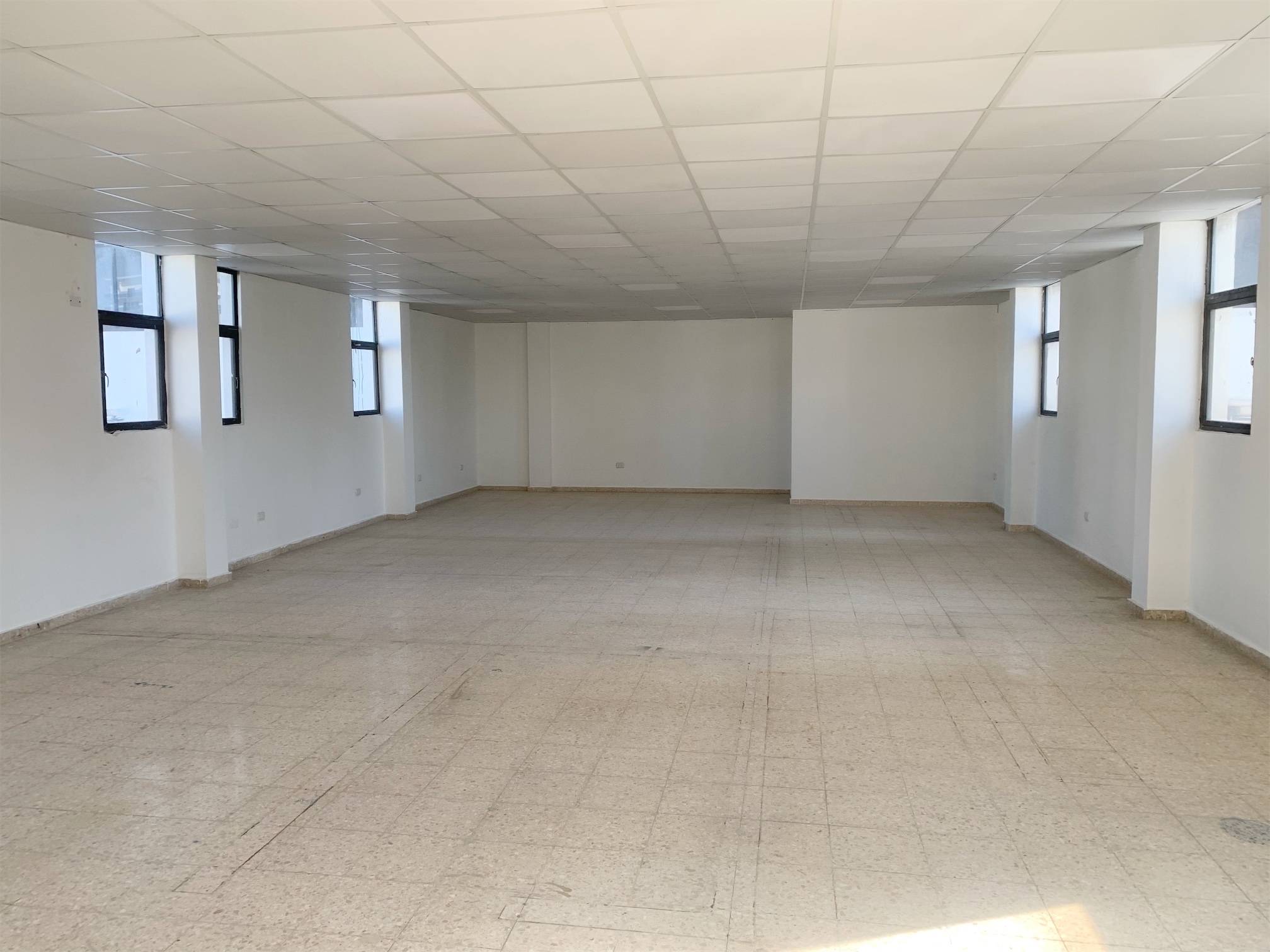 oficinas y locales comerciales - Local en naco 109m 1