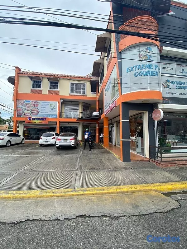oficinas y locales comerciales - Vendo plaza comercial en calle mas transitada del sector Lucerna Santo Domingo  1