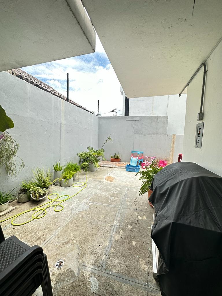 casas - CASA EN VENTA EN LOS LAURELES, SANTIAGO 2