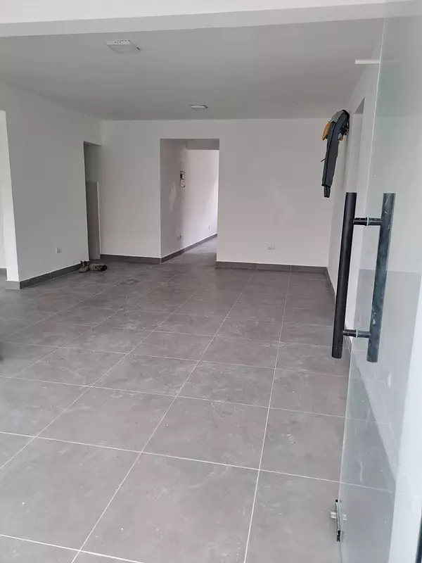 oficinas y locales comerciales - Alquilo local 2do piso 50 mts arroyo hondo  6